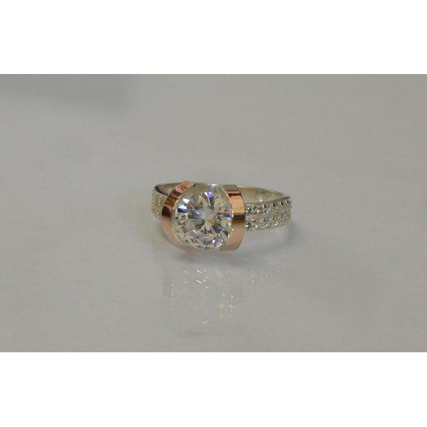 Серебряное кольцо со вставками из золота (046к)