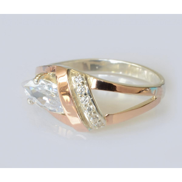 С напайками из золота серебряное кольцо (050к)