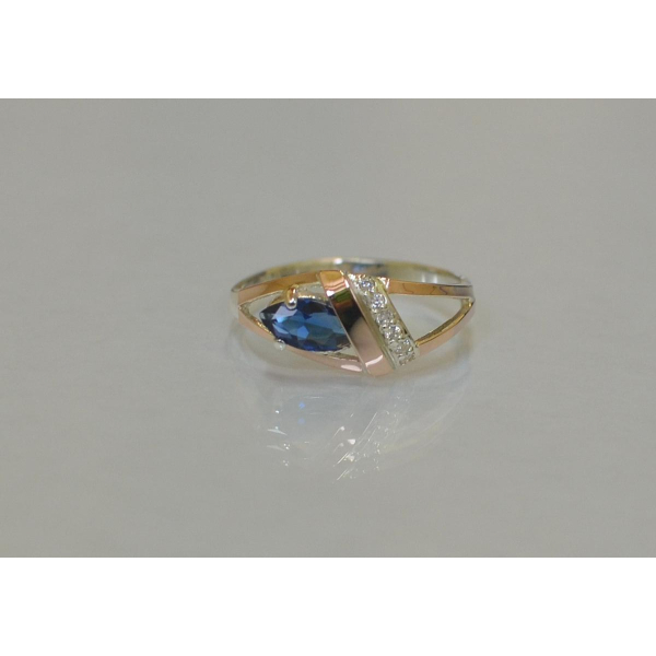 С напайками из золота серебряное кольцо (050к)