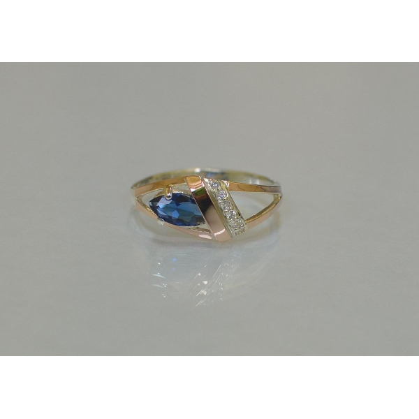 С напайками из золота серебряное кольцо (050к)