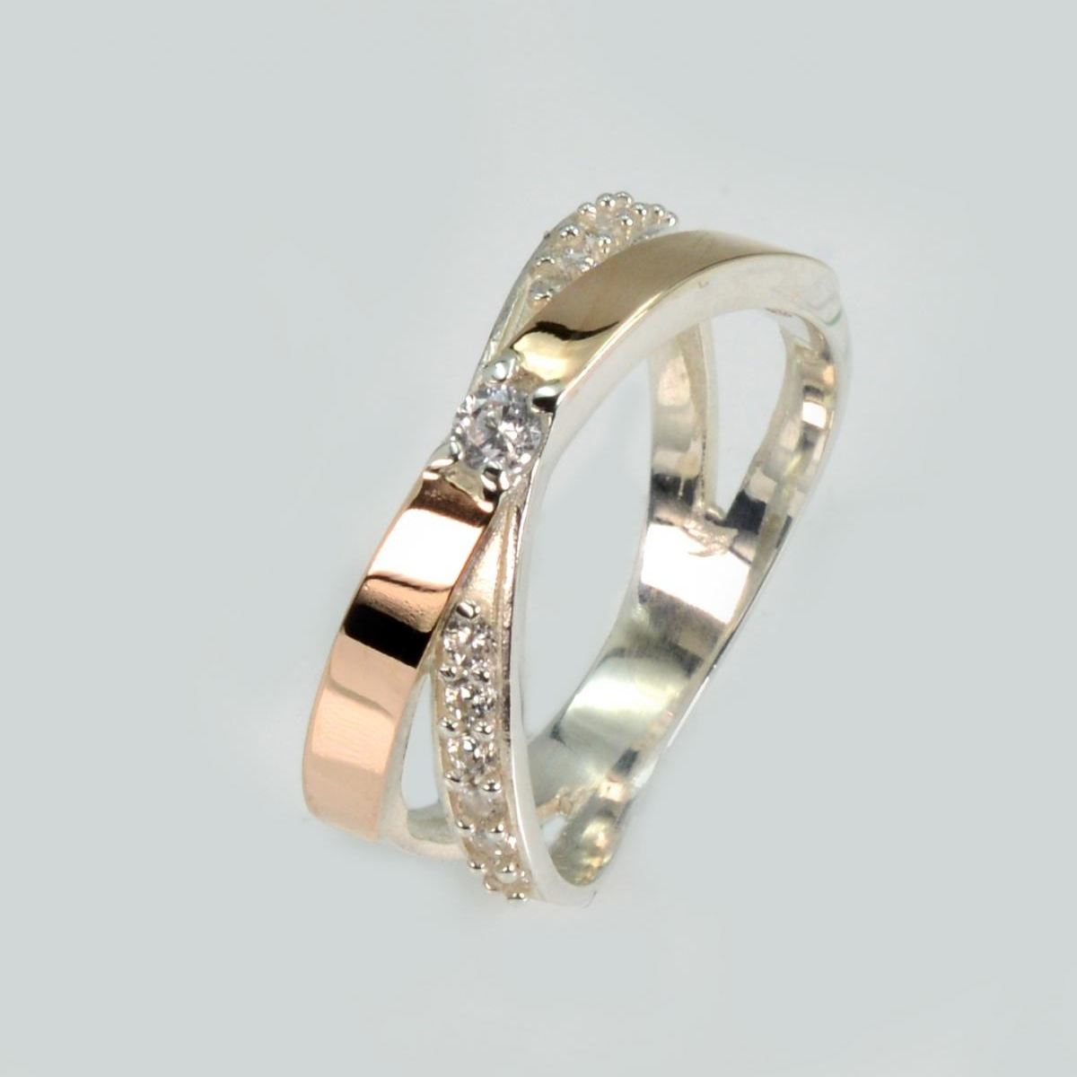 Каблучка срібна зі вставками з золота (057к)