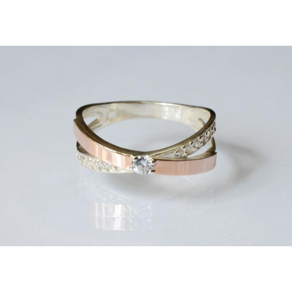 Каблучка срібна зі вставками з золота (057к)