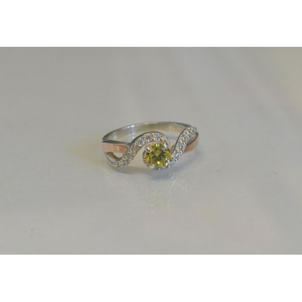 Срібна каблучка з золотими напайками (067к)