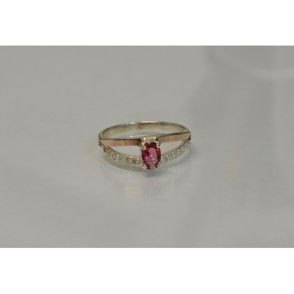 Срібна каблучка  зі вставками з золота (070к)