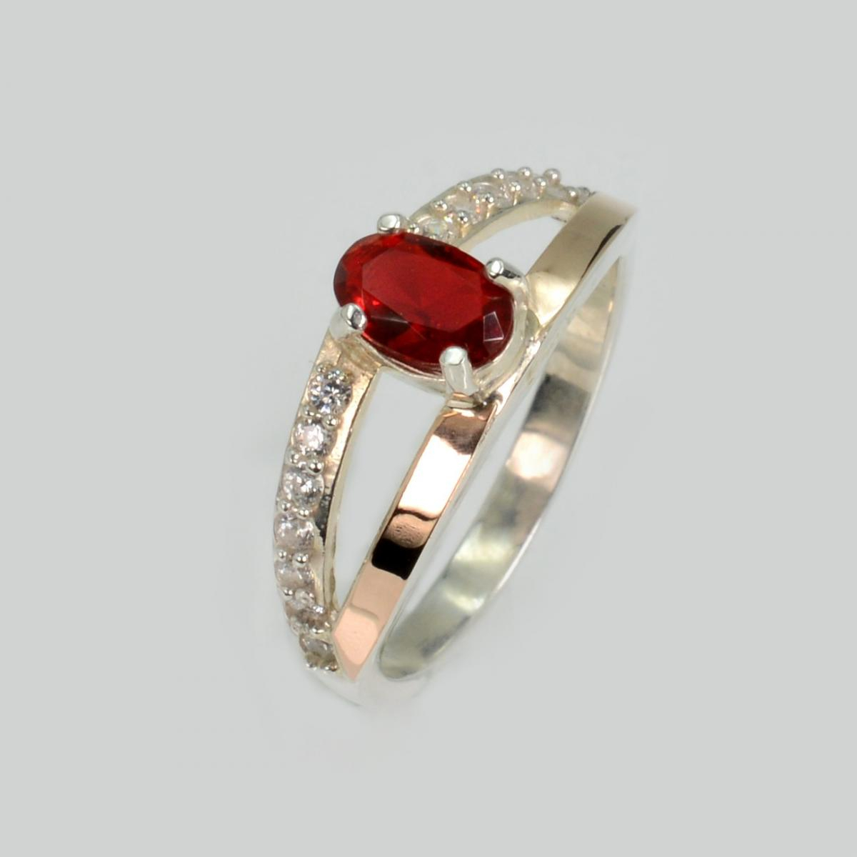 Срібна каблучка  зі вставками з золота (070к)