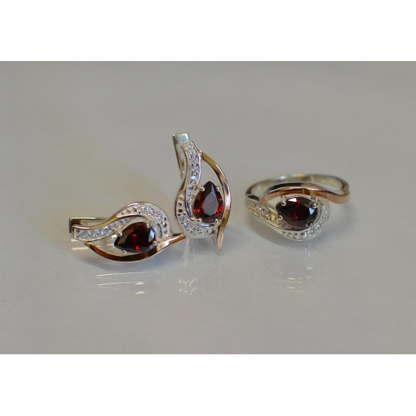 Гарнитур из серебра с золотыми накладками (078)