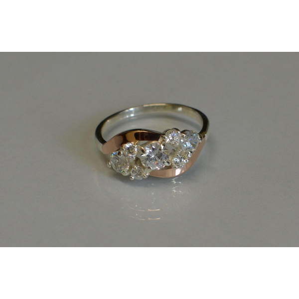 Каблучка срібна з золотими вставками (085к)