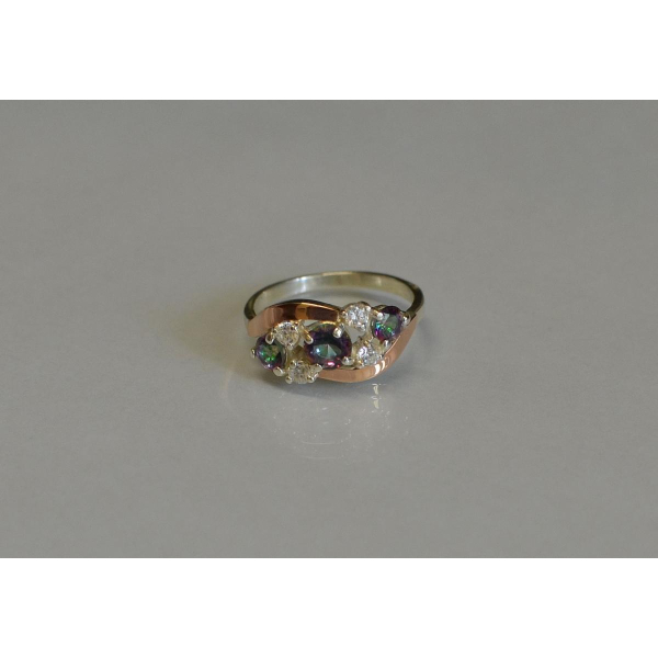 Каблучка срібна з золотими вставками (085к)