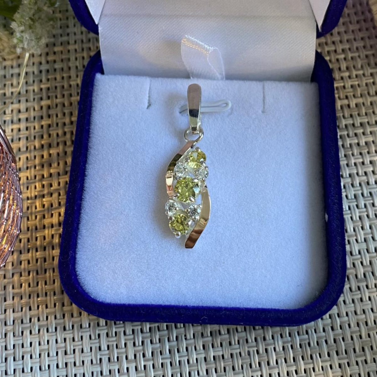 Серебряная подвеска с золотими вставками (085п)