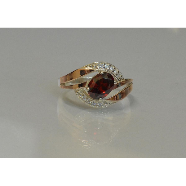 Серебряное кольцо со вставками из золота (090к)