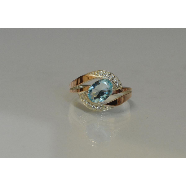 Серебряное кольцо со вставками из золота (090к)