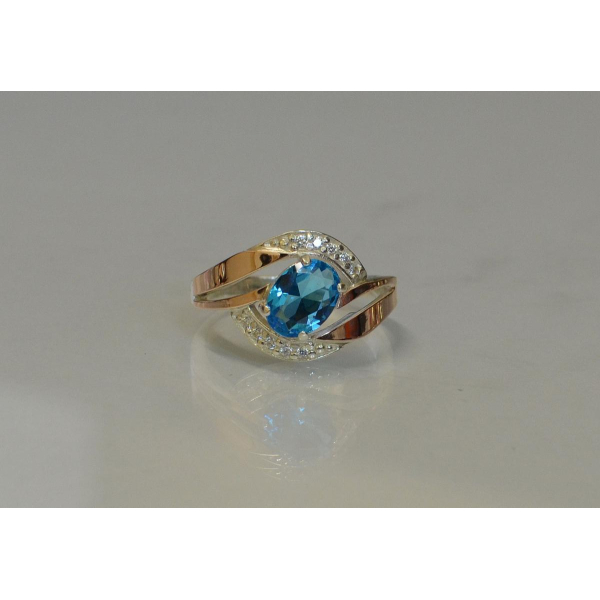 Серебряное кольцо со вставками из золота (090к)