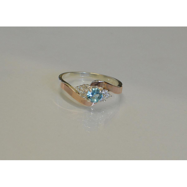 Кольцо серебряное  с вставками из золота (092к)