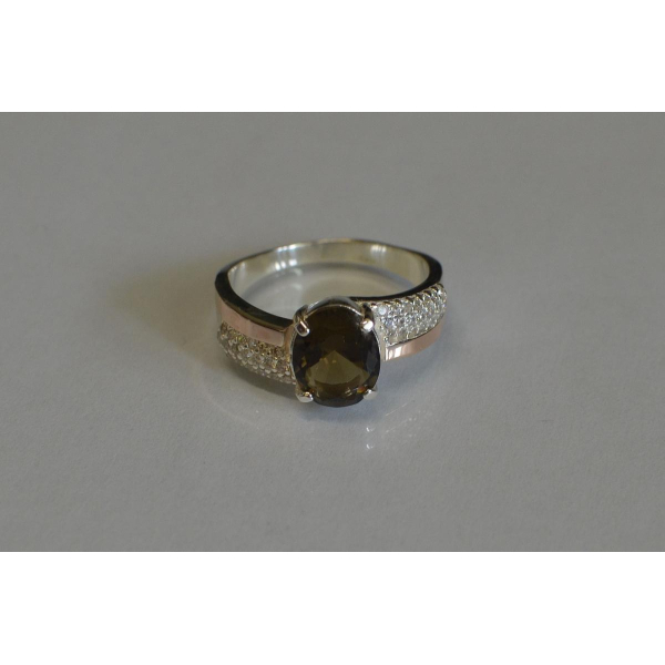 Кольцо серебряное с золотыми пластинами и фианитами (096к)