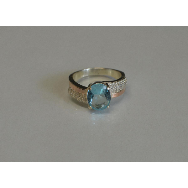 Кольцо серебряное с золотыми пластинами и фианитами (096к)