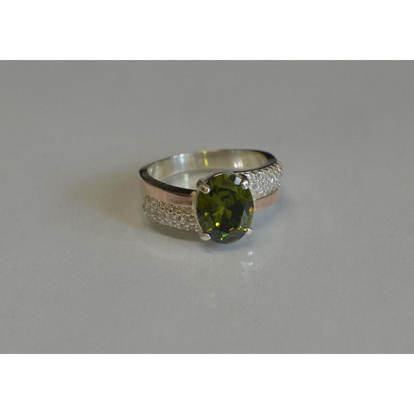 Кольцо серебряное с золотыми пластинами и фианитами (096к)