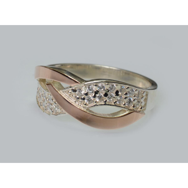 Серебряное кольцо с фианитами (103к)