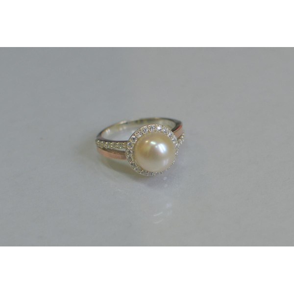 Серебряное кольцо с жемчугом (104к)