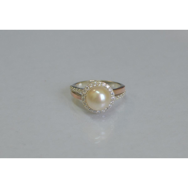 Серебряное кольцо с жемчугом (104к)