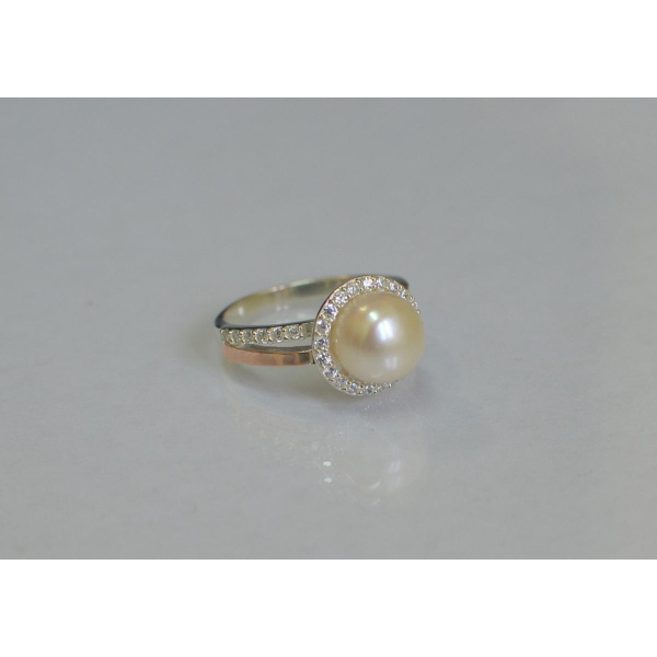 Серебряное кольцо с жемчугом (104к)
