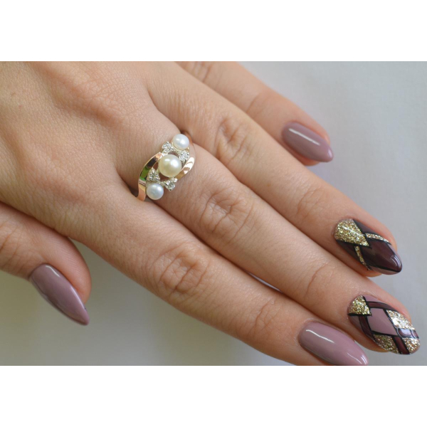 Серебряное кольцо с жемчугом (105к)