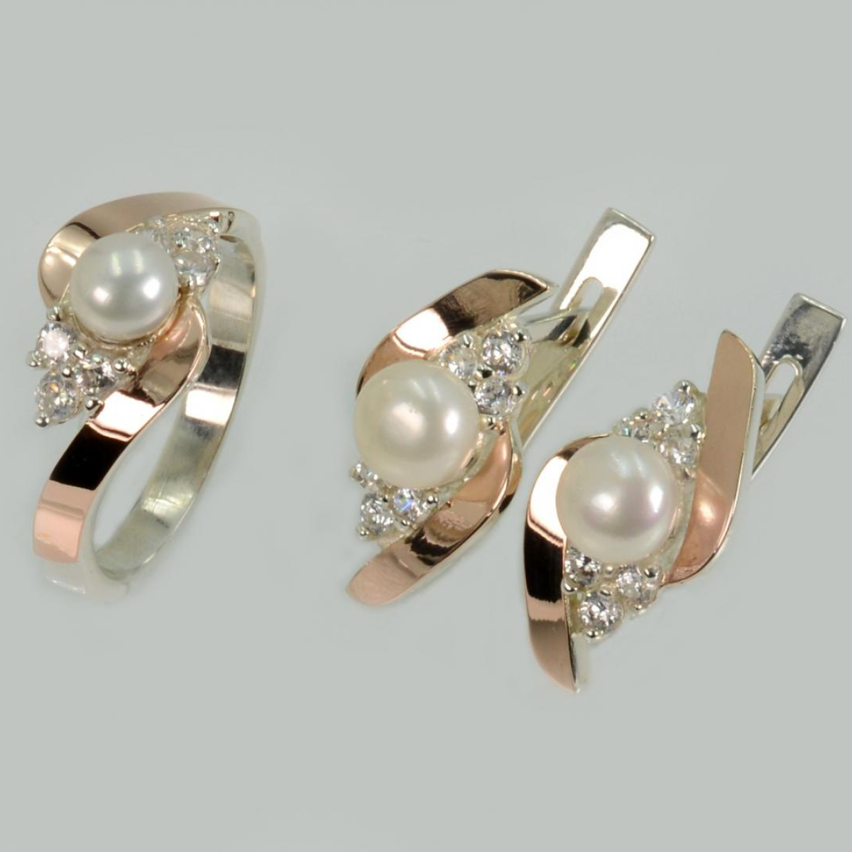 Серебряный гарнитур с жемчугом (106)