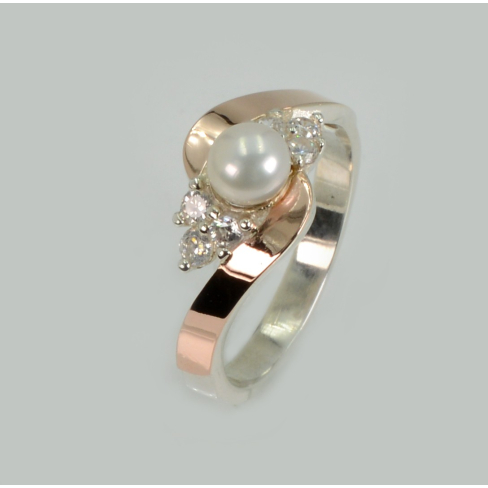 Каблучка срібна з жемчугом