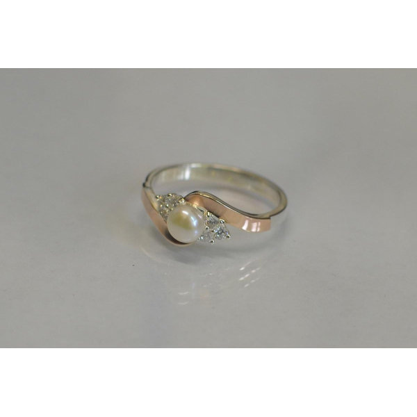 Кольцо серебряное с жемчугом (106к)