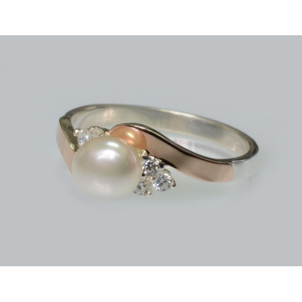 Кольцо серебряное с жемчугом (106к)