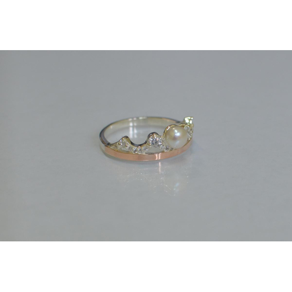 Серебряное кольцо корона с жемчугом (107к)