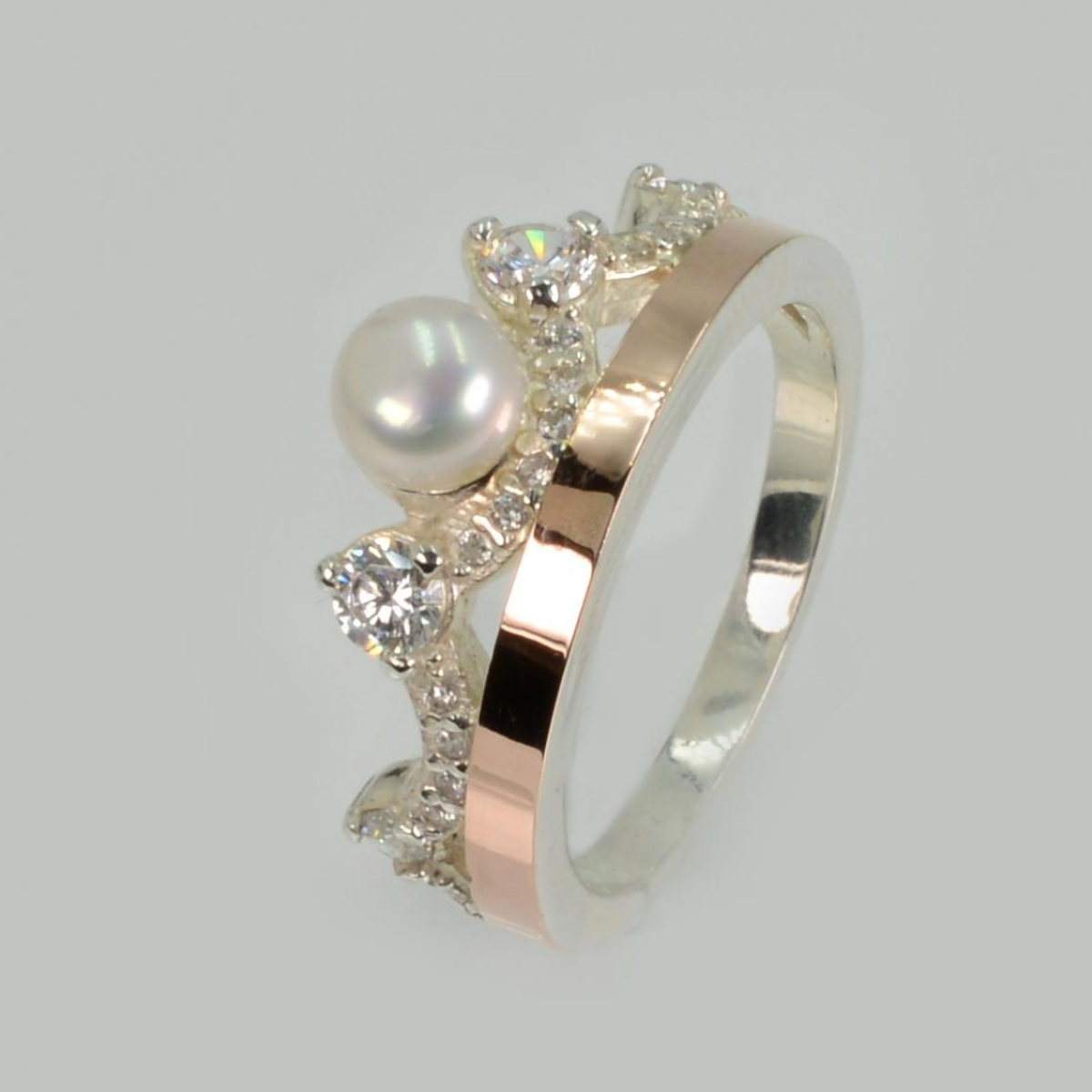 Серебряное кольцо корона с жемчугом (107к)