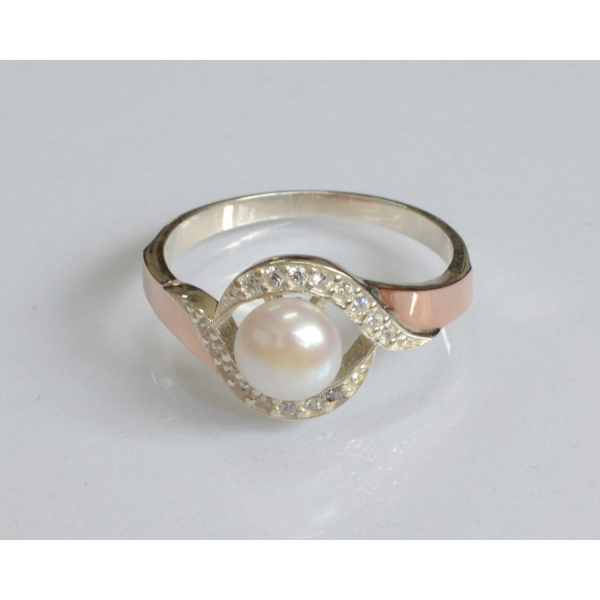 Срібна каблучка з золотоми вставками та перлиною (110к)