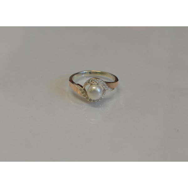 Срібна каблучка з золотоми вставками та перлиною (110к)