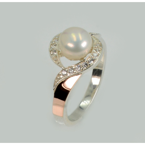 Серебряное кольцо с золотыми вставками и жемчугом