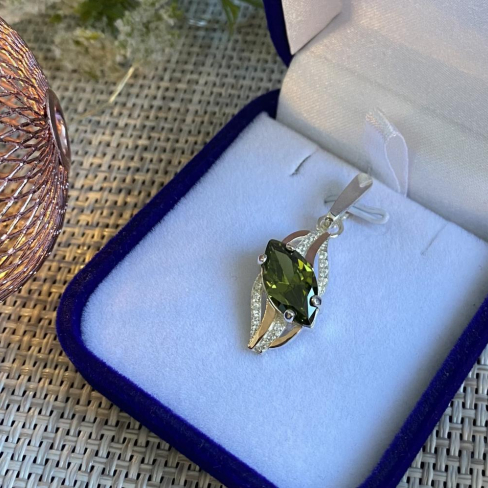 Серебряная подвеска с золотими вставками