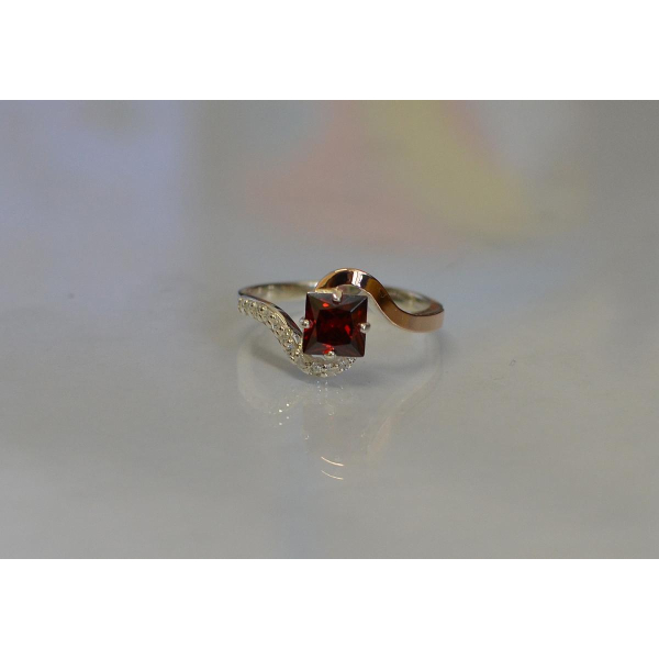 Серебряное кольцо с золотыми накладками (118к)