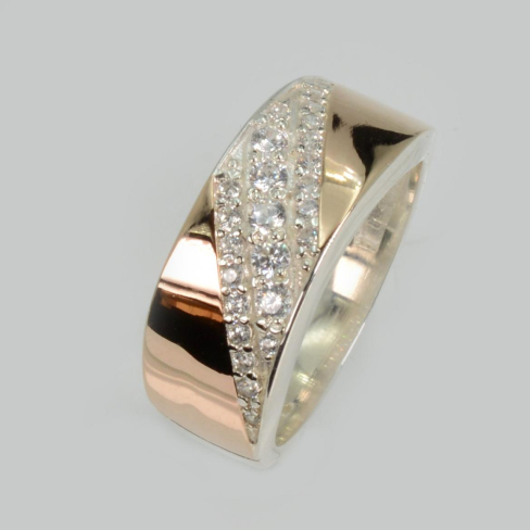 Серебряное кольцо с золотыми вставками