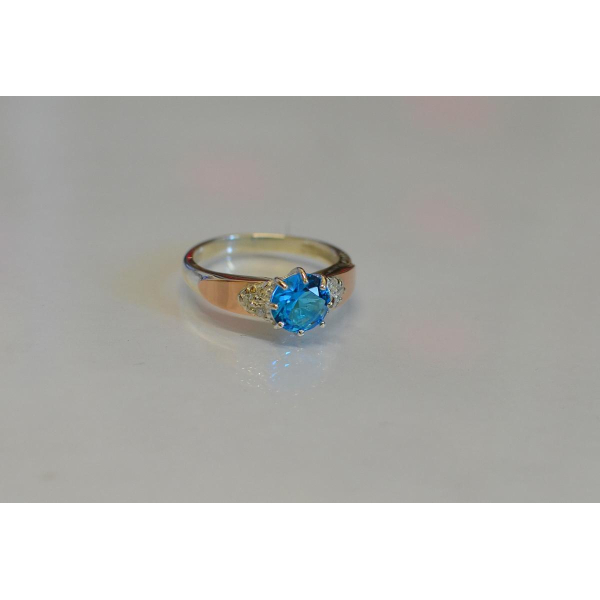 Серебряное кольцо с золотыми вставками (124к)