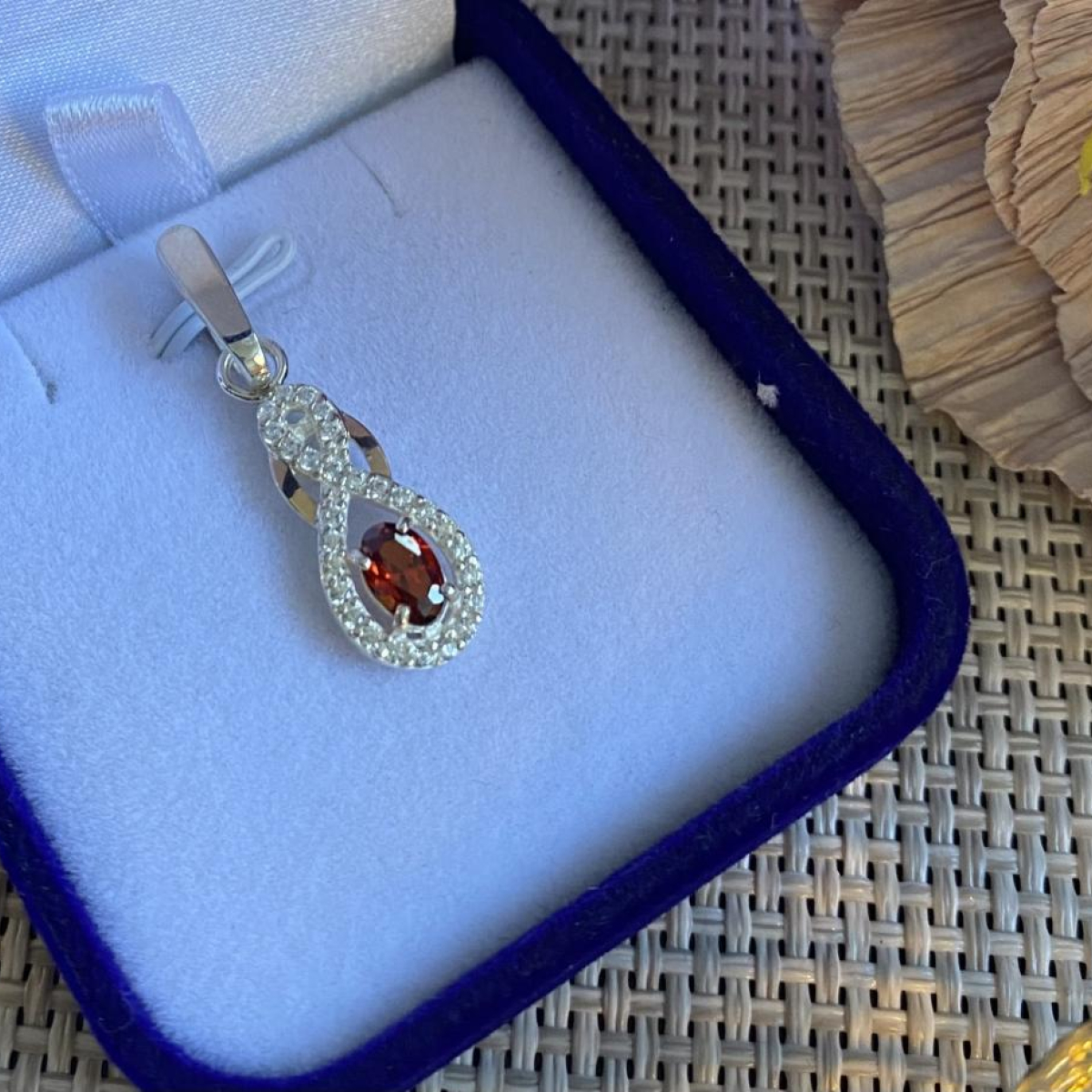 Серебряная подвеска с золотими вставками (125п)