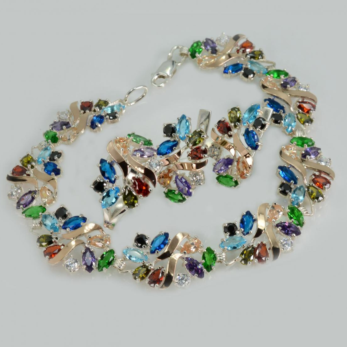 Серебряный комплект украшений( Браслет, серьги и кольцо) (133Бр18)