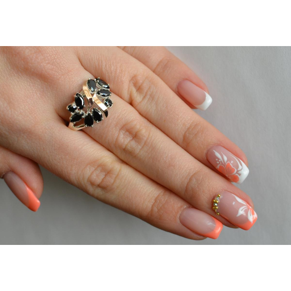 Серебряное кольцо с золотыми вставками (133к)