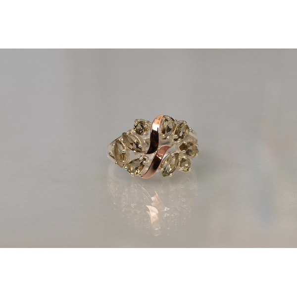 Серебряное кольцо с золотыми вставками (133к)