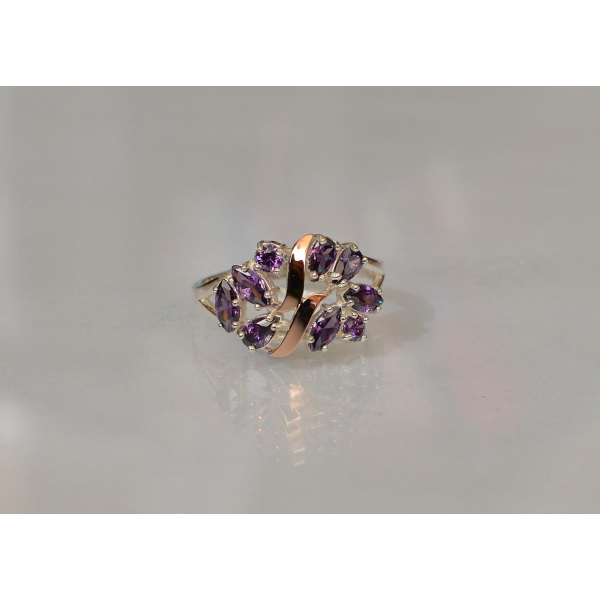 Серебряное кольцо с золотыми вставками (133к)