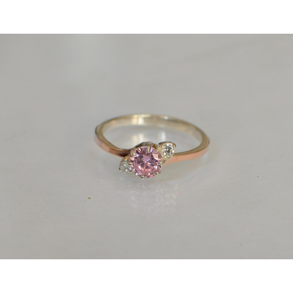 Серебряное кольцо с золотыми вставками (134к)