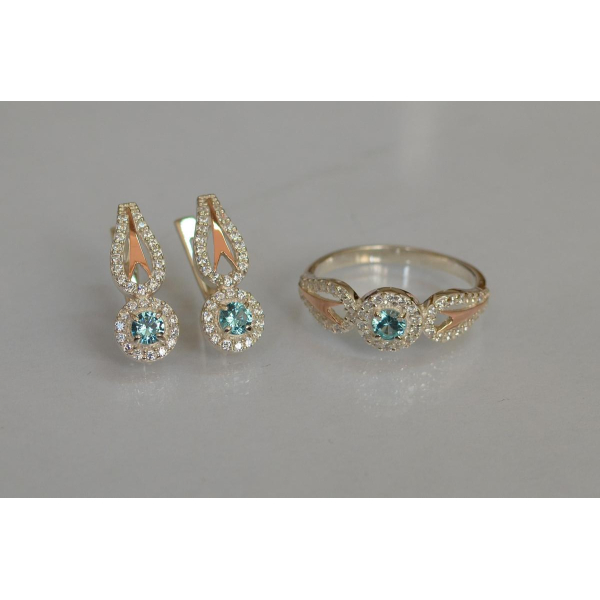 Серебряный набор с золотыми пластинами 135 (135)