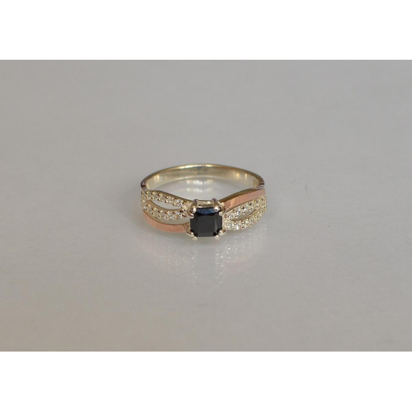 Серебряное кольцо с золотыми вставками (136к)