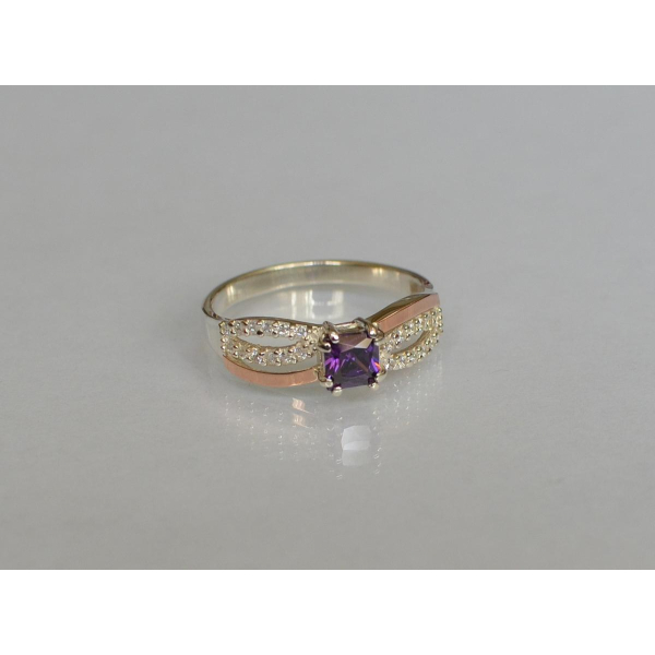 Серебряное кольцо с золотыми вставками (136к)