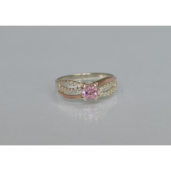 Серебряное кольцо с золотыми вставками (136к)