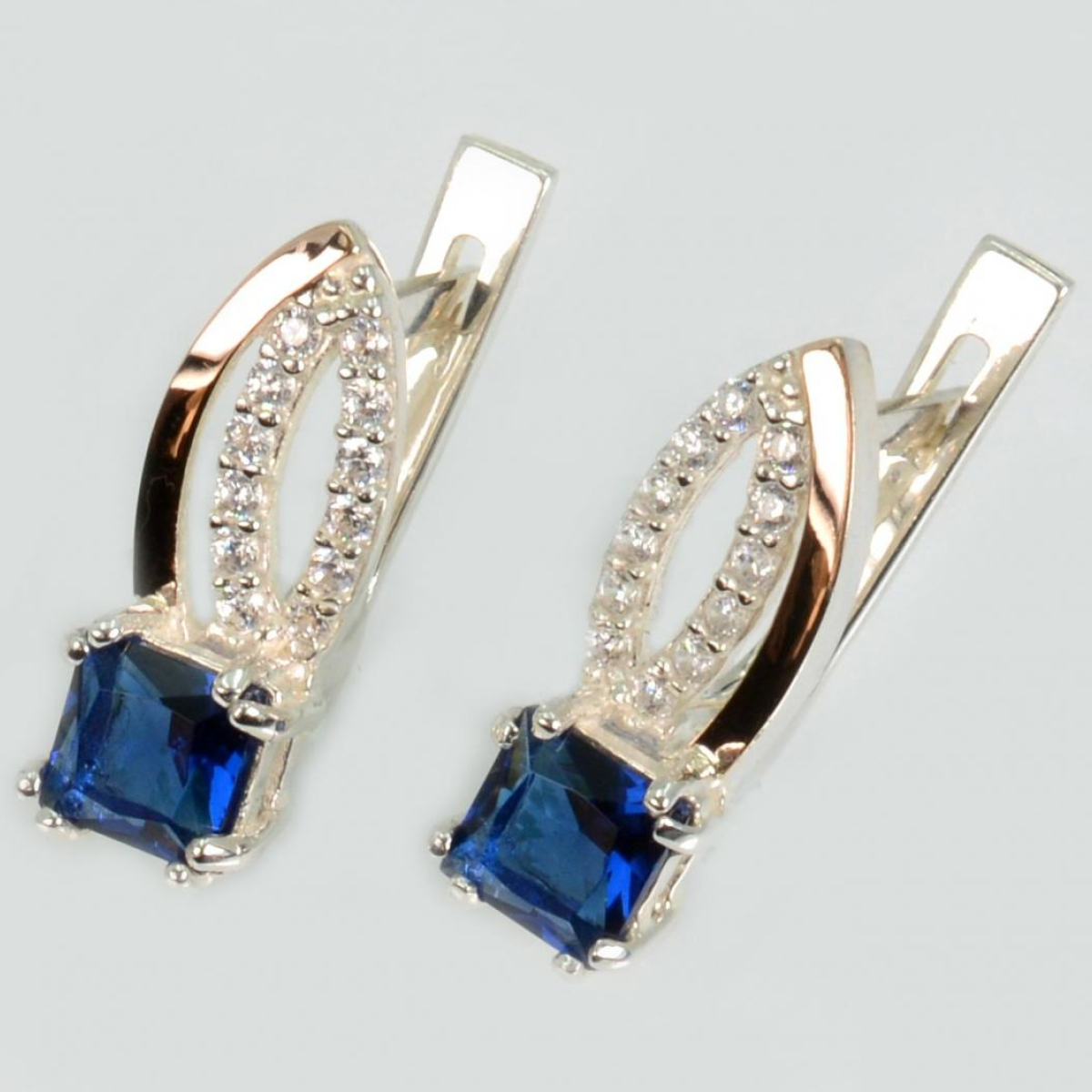 Серебряные серьги с золотыми вставками (136с)