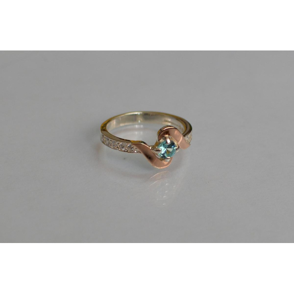 Серебряное кольцо с золотыми вставками (142к)